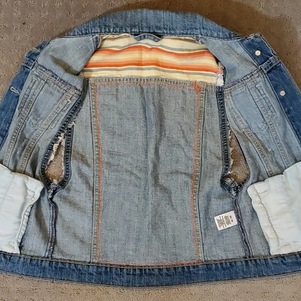Custom patch denim vest - Picture 6 of 12